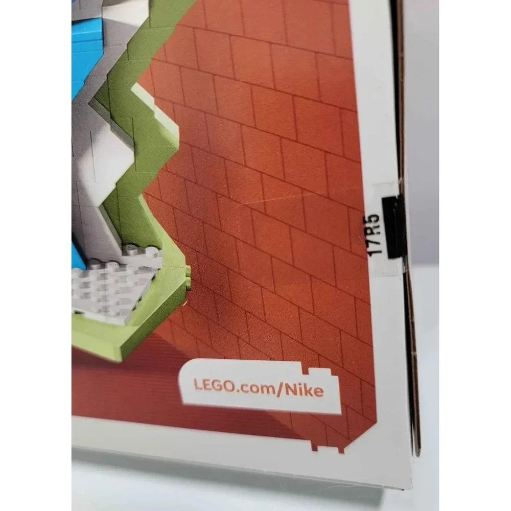 Lego Nike Dunk Set 43008 Limited Edition Buildable Sneaker Complete Set SEALED